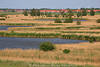 802634_Flachland Gewsser Naturbild Schilf Wasserland Norddeutschland Tiefland Stadt rote Hausdcher