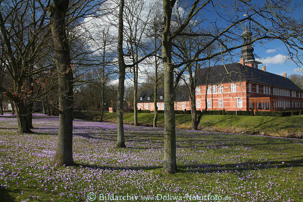 Schloss Husum Park Landschaft ehem. Klosteranlage umgeben von Wassergraben