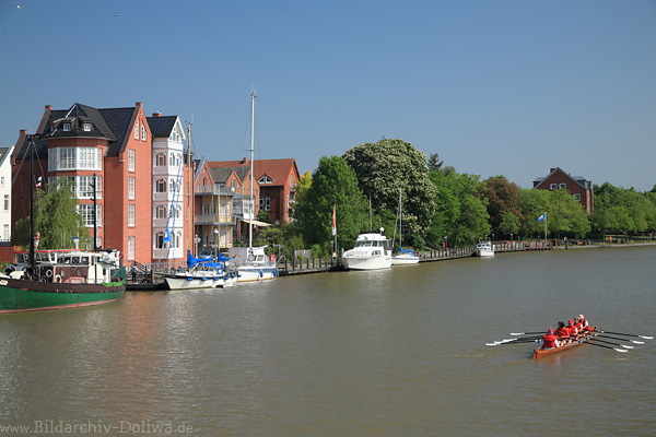 Leer Panorama an Leda Altstadt Rathausturm Museumschiffe, Wasser Flusslandschaft