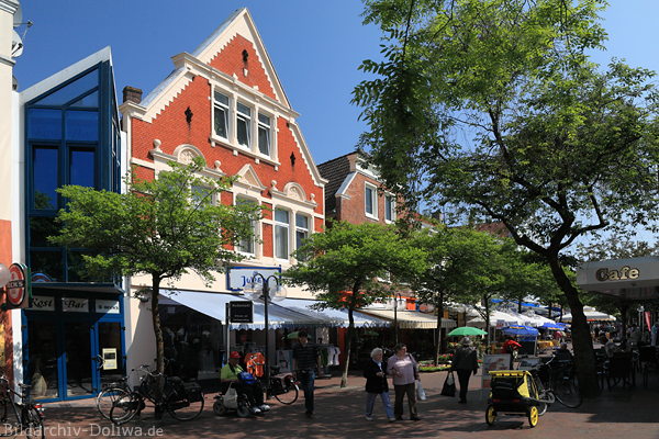 Leer Markt friesische Stadtidylle Huser Architektur in Fugngerzone Bild