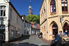 802514_Leer Altstadt Kirche Gasse Turmblick Foto Ostfriesland Architektur Landschaft
