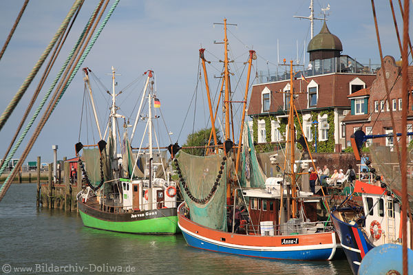 Neuharlingersiel Krabbenkutter Port Fischerort am Wattenmeer
