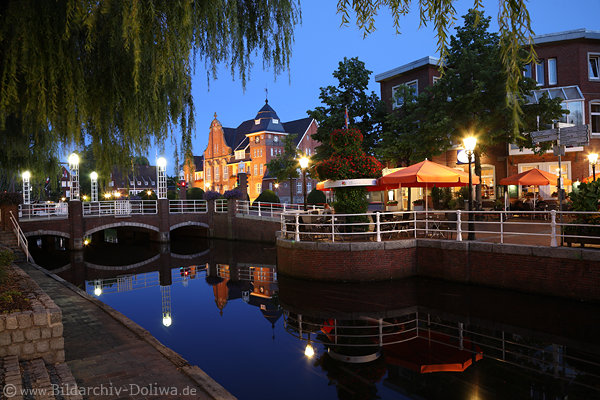 Papenburg Hauptkanal Nachtfoto Brücke Laternen Rathaus Café Wasserlandschaft Nachtbild 