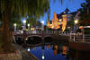 Papenburg Wasserkanal Emsbrücke Nachtfoto Rathaus Laternenlicht Nachtidylle Bild 