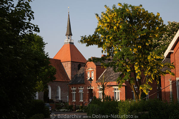 Rysum historischer Ortskern mit Kirche