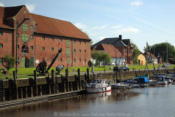 Packhaus Tnning von 1783 am Eiderkanal Ostkai Tnn rotes historisches Gebude