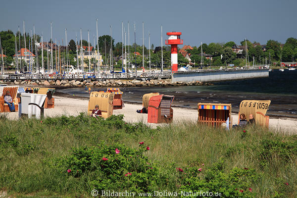 Leuchtturm Ostseestrand Eckernförde Foto Meer-Grünufer Strandkörbe Hafenblick Urlaubidyll