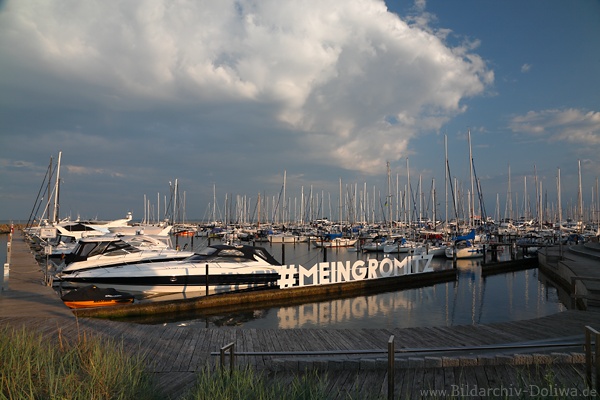Jachthafen Grmitz Lichtstimmung Foto 230575 Wasserboote Segelmaste Wolkenbild am Meer