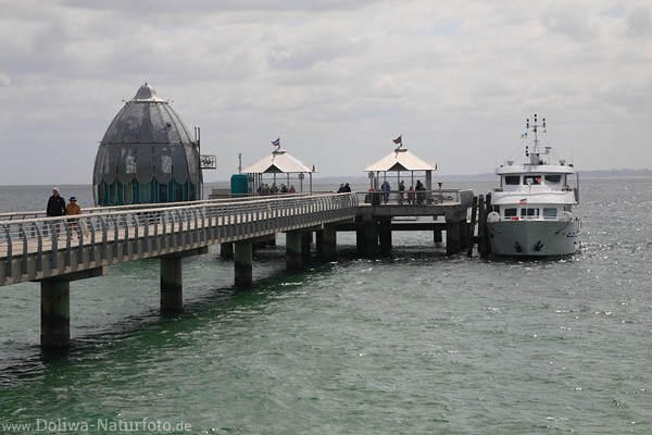 Seebrcke Grmitz Meersteg Schiffanleger in Ostsee Foto 230858 Wassermole mit Tauchgondel in Bild
