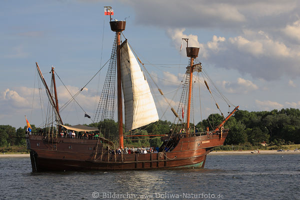 Kraweel Lisa von L�beck Segelschiff mittelalterlicher Frachter