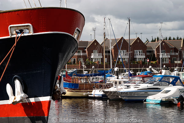 Schiff Yachten Royal Quays Marina Boote in Tyne-Wasser Bucht in North Shields