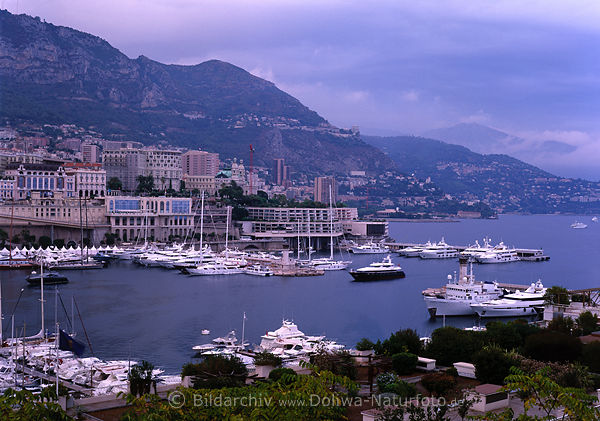 Monaco Bergkste Hafenbucht Monte-Carlo Stadt Yachten in Cote dAzur Landschaft