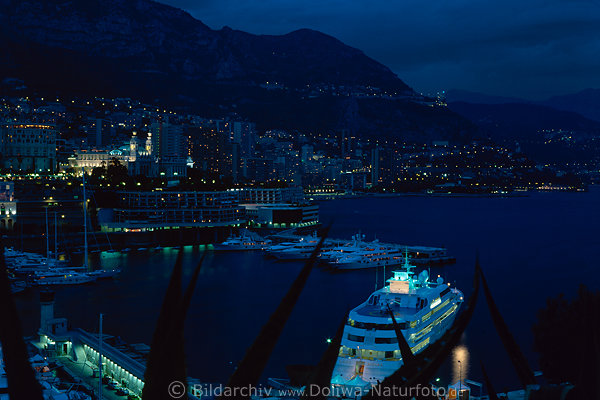 Monaco Monte Carlo Bergkste Hafenbucht Schiffe Nacht Lichter Panorama