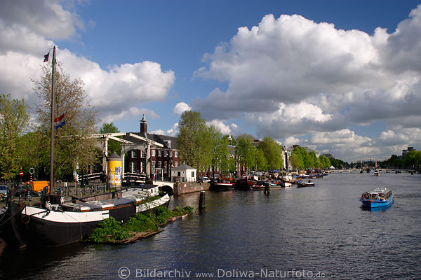 Amsterdam Wohnboote Wohnschiffe Flussufer Wasser Landschaft Amstel