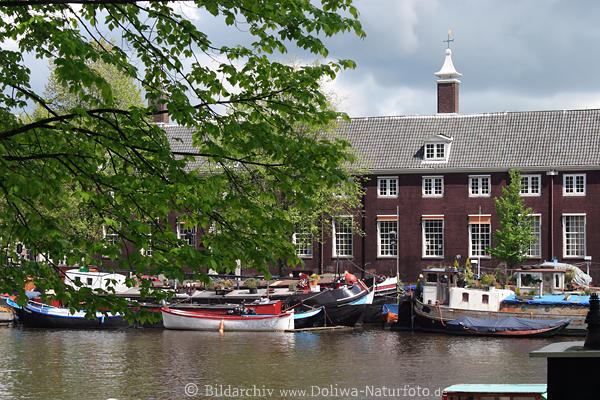 Hermitage Amsterdam Wohnboote Amstel Wasserkanal