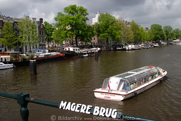 Amsterdam Fluss-Landschaft Schiff-Taxi in Wasser Amstel von Magere Brug