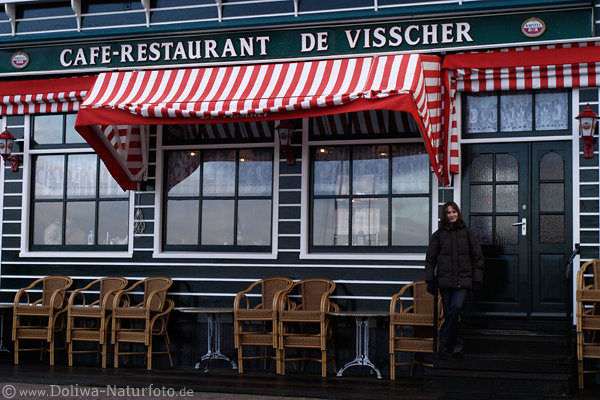 Marken Souvenirslden Caf Restaurant bunte Huser am Hafensteg
