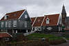 Marken Foto Ferien Huser vor Kirche Turm aus Noord-Holland