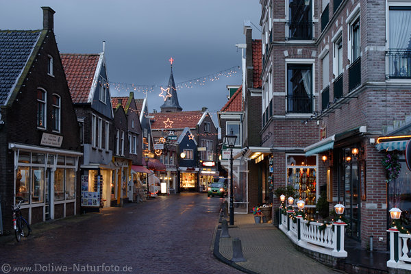 Volendam Strasse Abendlichter Advent Weihnachtszeit in West-Friesland Landschaft Dmmerung