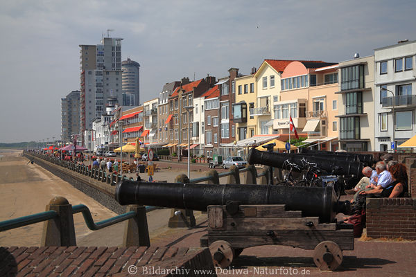 Boulevard Kanonen Foto Vlissingen Hotel-Huser Meerufer Landschaft mit Touristen