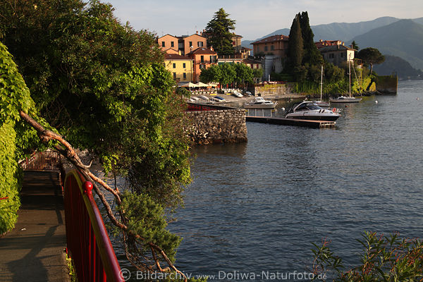 Varenna stille Bucht Comersee Boote Yachthafen Stegpfad Huser Panorama