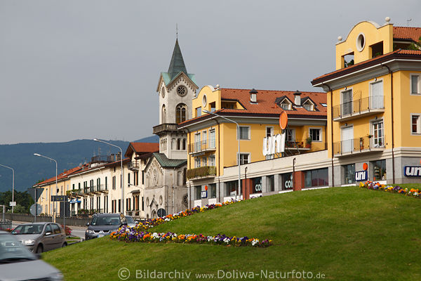Verbania Huser Landschaft Panorama an Seepromenade Lago Maggiore (Verbano-See) Ferienort