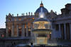 Vatikan Petersplatz Brunnen Fontäne Lichter Peterskirche Rom Basilica notte panorama