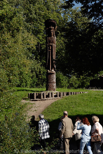 Didysis Denkmal Besucher auf Trakai Insel in Litauen