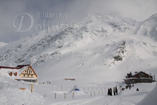 Blea See Winter Bergsee Landschaft in 2044m Schneehhe Fogarascher Berge