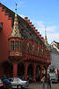 Freiburg historisches Kaufhaus in Rot M�nsterplatz Architektur Foto