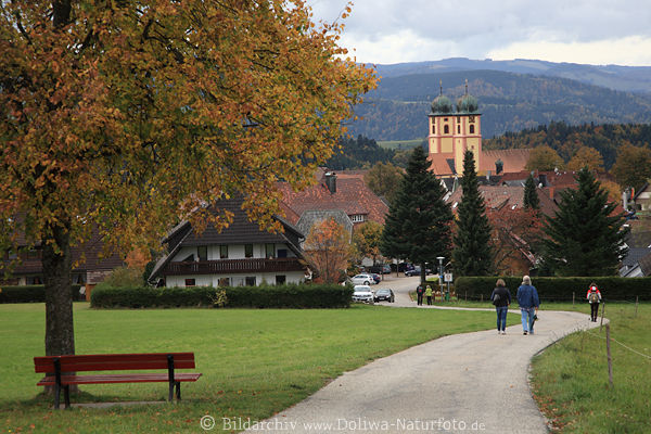 St. Mrgen Wanderer Weg Herbstbaum Bank Kloster Doppeltrme
