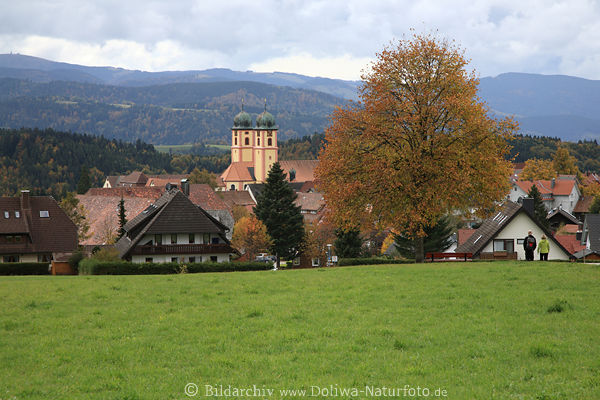 St.-Mrgen Klosterdorf Grnwiese Panorama Hochschwarzwald Berglandschaft