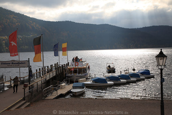Titisee-Brcke Schiff Boote in Wasser Landschaft Sonne Wolkenstimmung