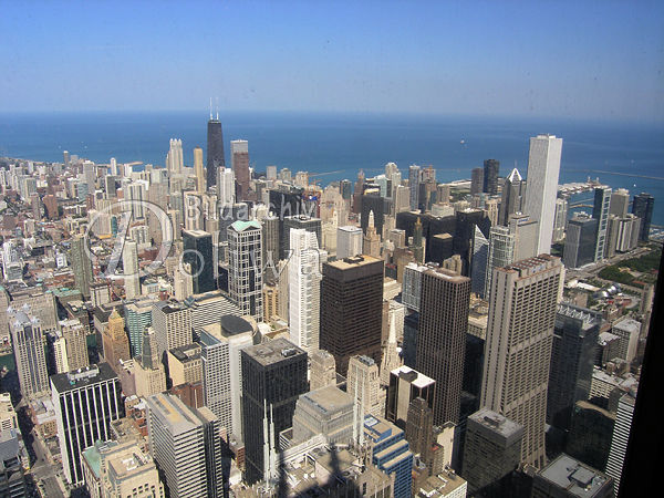 Chicago Wolkenkratzer Skyline Flug-Luftbild am Michigansee